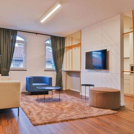 Benelux Hotel Печ Экстерьер фото