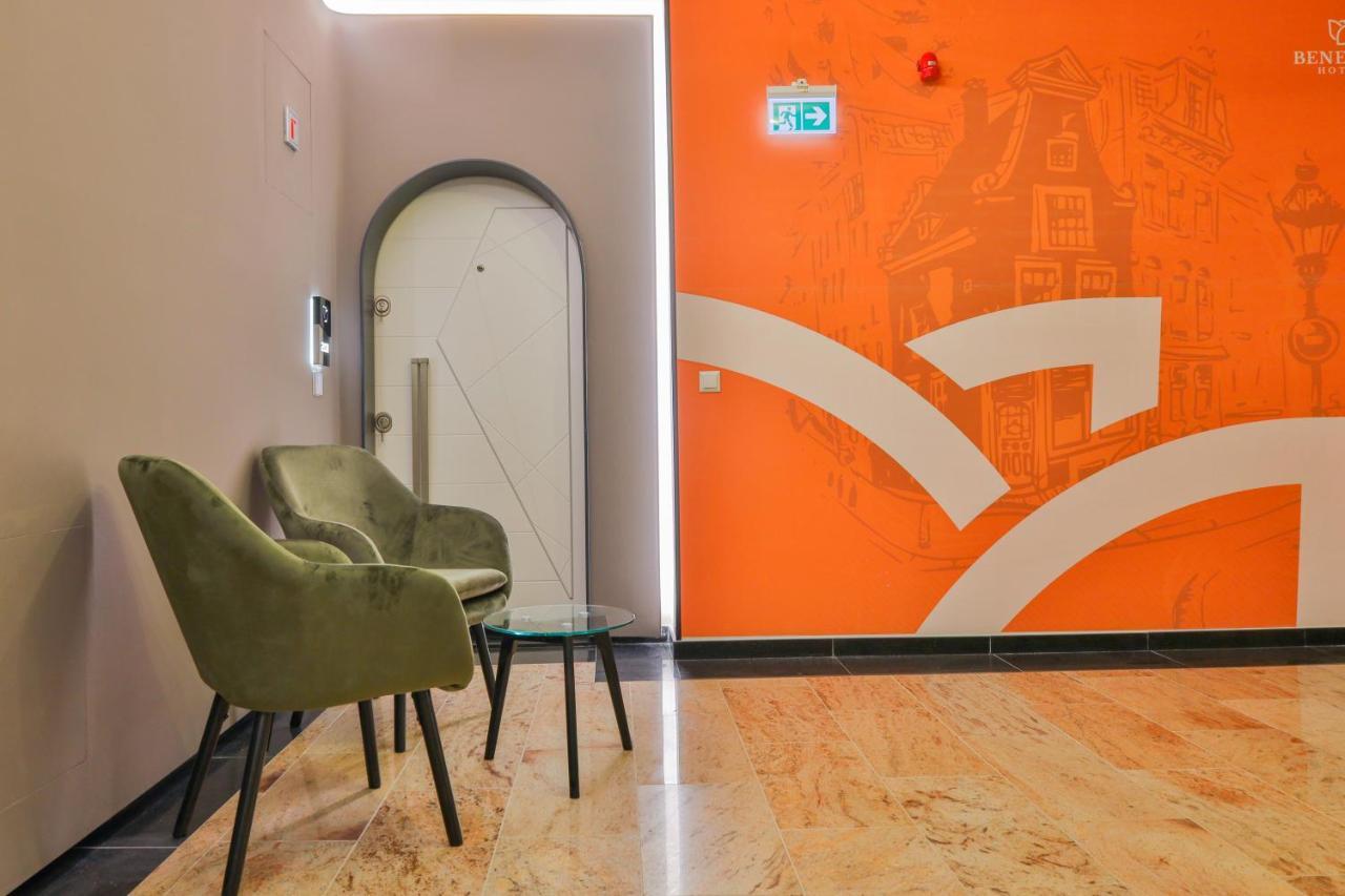 Benelux Hotel Печ Экстерьер фото
